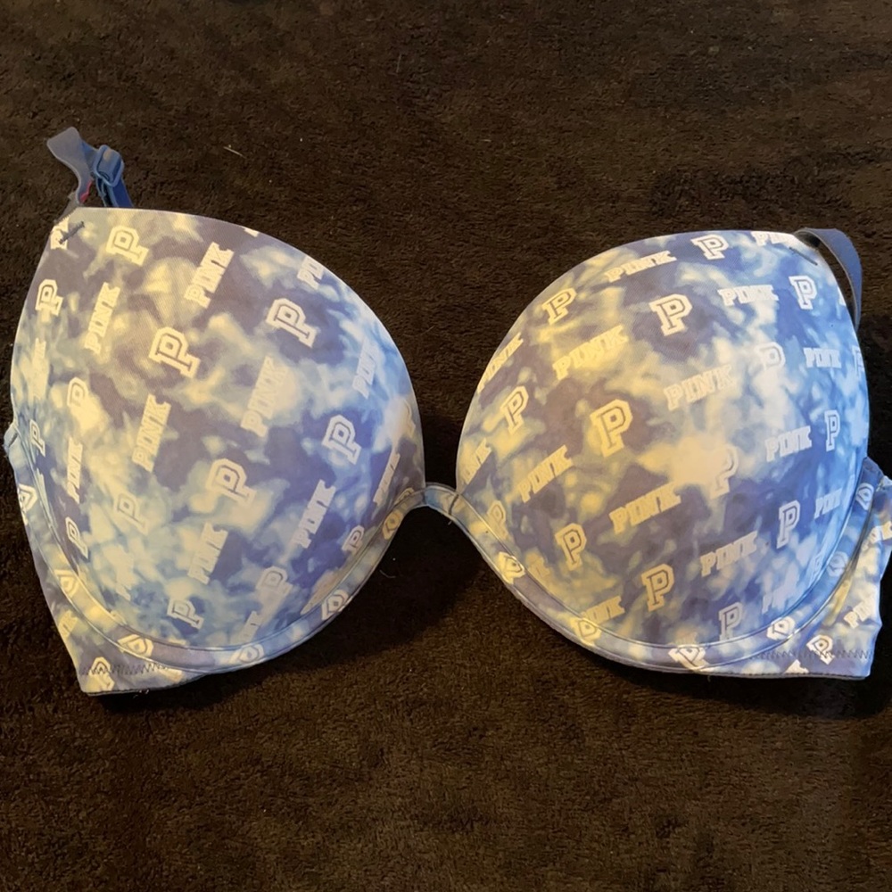 PINK Woman’s bra size 32DD super push up